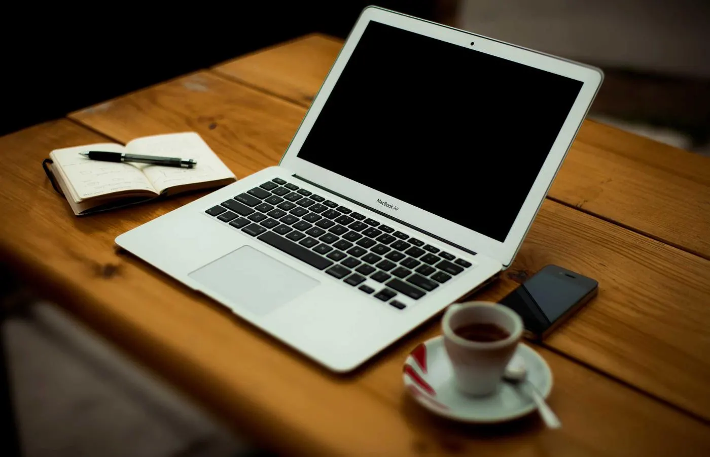 Google Ads mi, Instagram reklamı mı? Bütçeyi nereye koymalı?