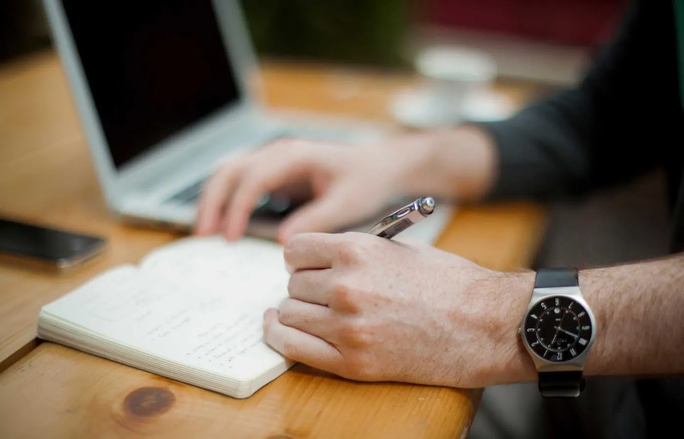 WordPress mi, özel yazılım mı? Kurumsal web sitesi için hangisi doğru?